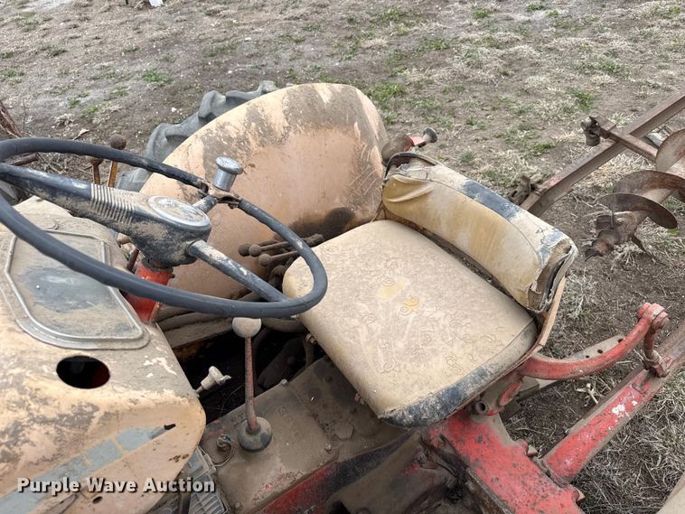 image for item DZ5372 Case 530 tractor