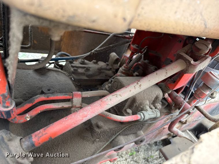 image for item DZ5372 Case 530 tractor