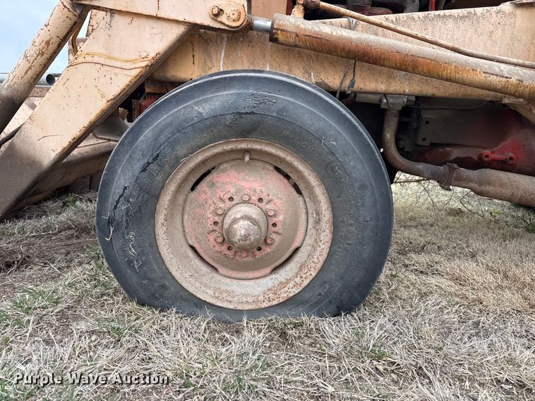 image for item DZ5372 Case 530 tractor