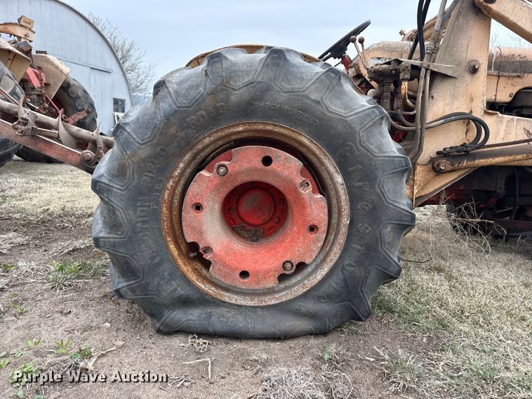 image for item DZ5372 Case 530 tractor