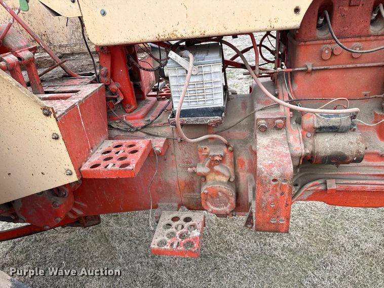 image for item DZ5373 Case tractor