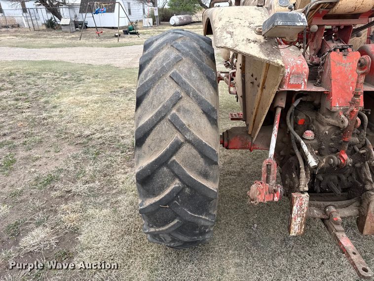 image for item DZ5373 Case tractor