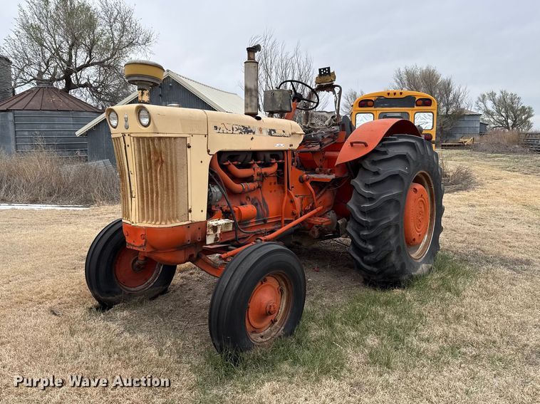 image for item DZ5374 Case 930 tractor