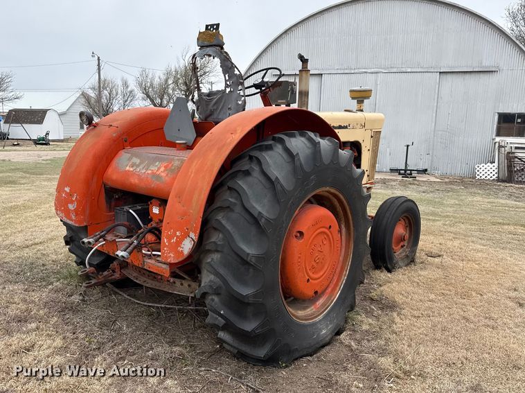 image for item DZ5374 Case 930 tractor
