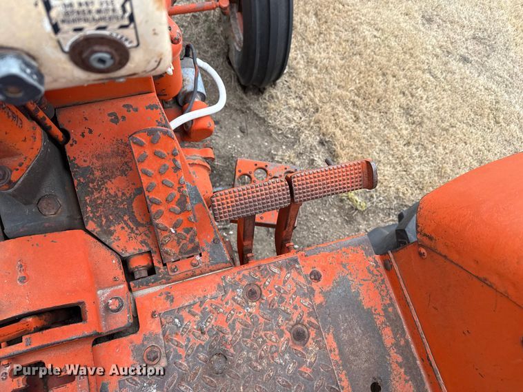 image for item DZ5374 Case 930 tractor