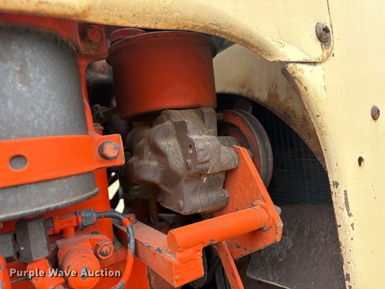 image for item DZ5374 Case 930 tractor