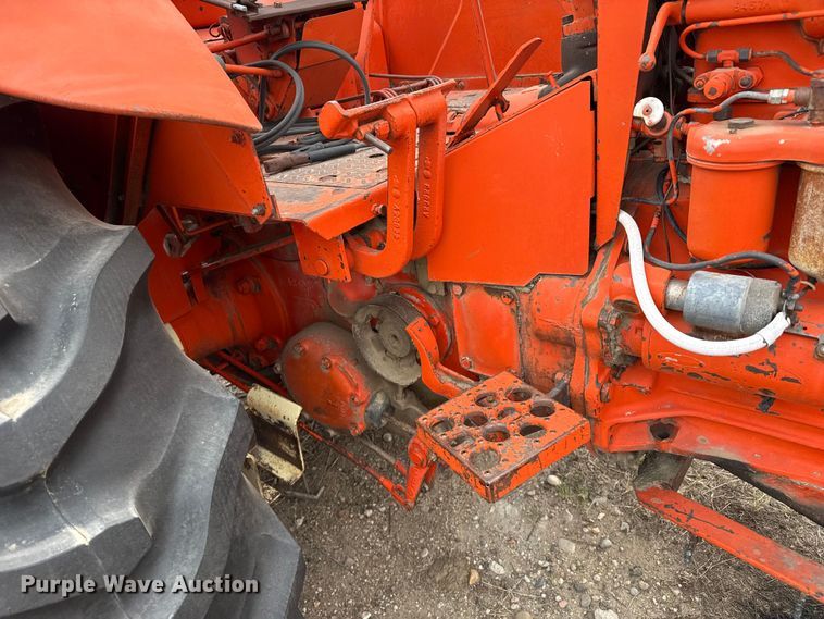 image for item DZ5374 Case 930 tractor