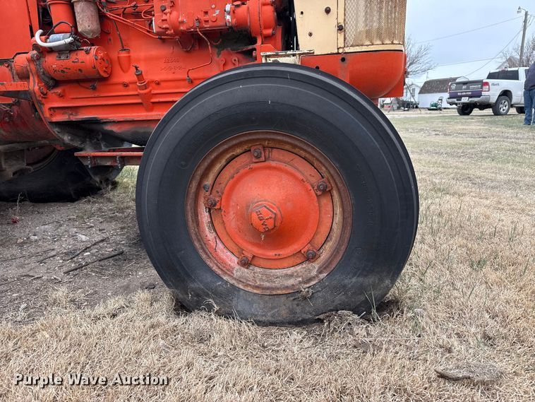 image for item DZ5374 Case 930 tractor