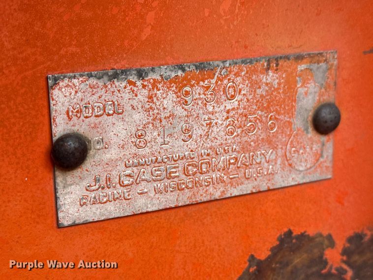 image for item DZ5374 Case 930 tractor