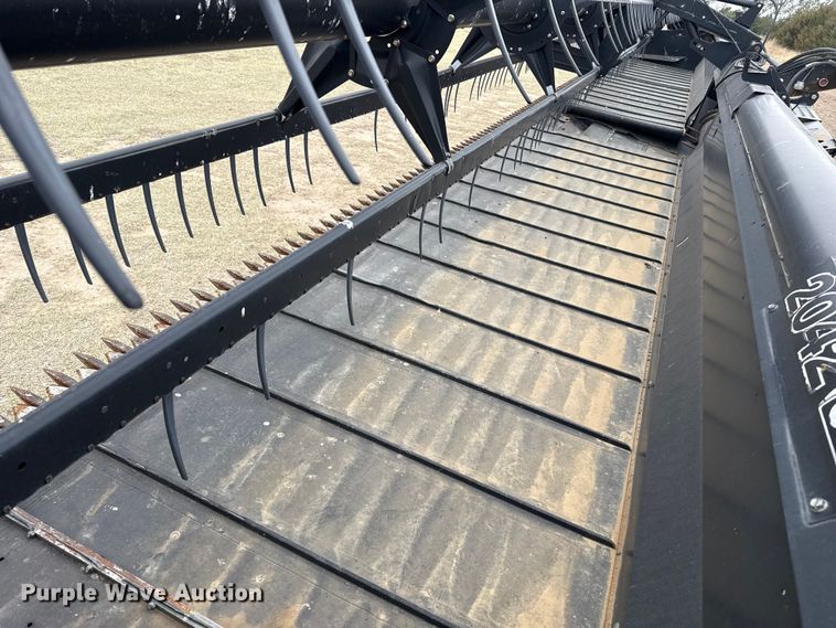 image for item DZ5376 Case IH 2042 draper head