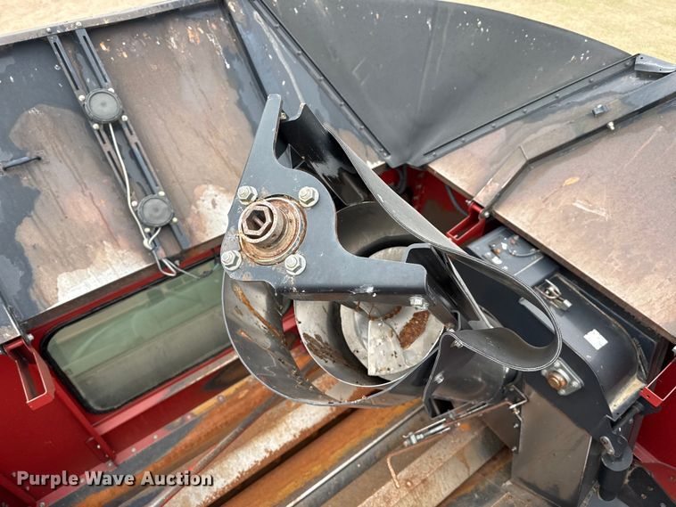 image for item DZ5377 Case IH 7088 Axial-Flow combine