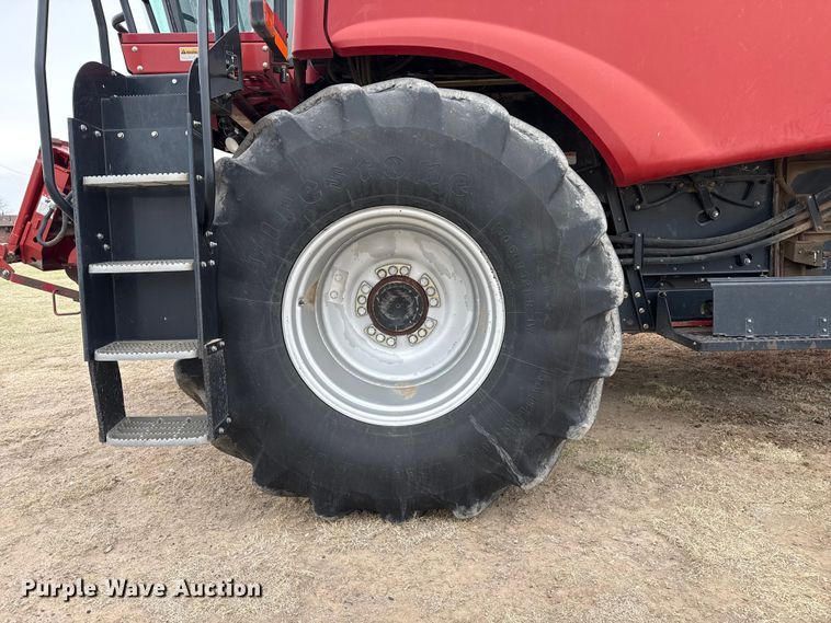 image for item DZ5377 Case IH 7088 Axial-Flow combine