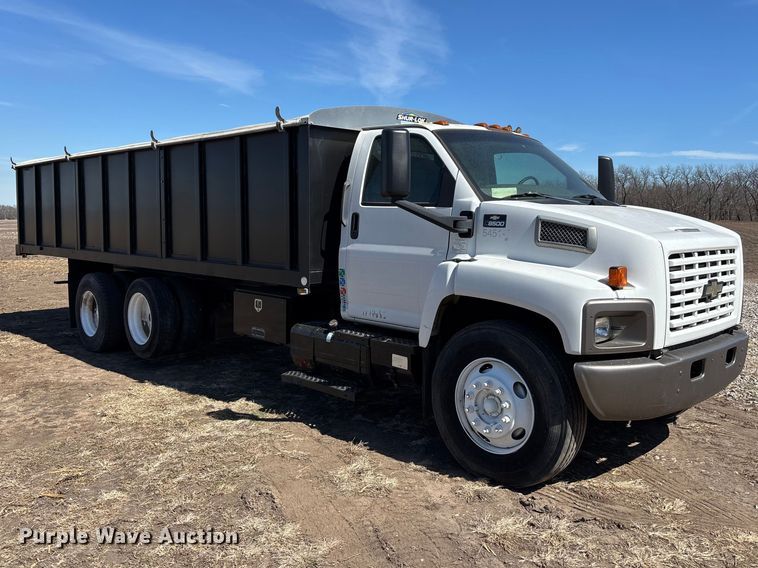 image for item EA4568 2004 Chevrolet C8500 grain truck
