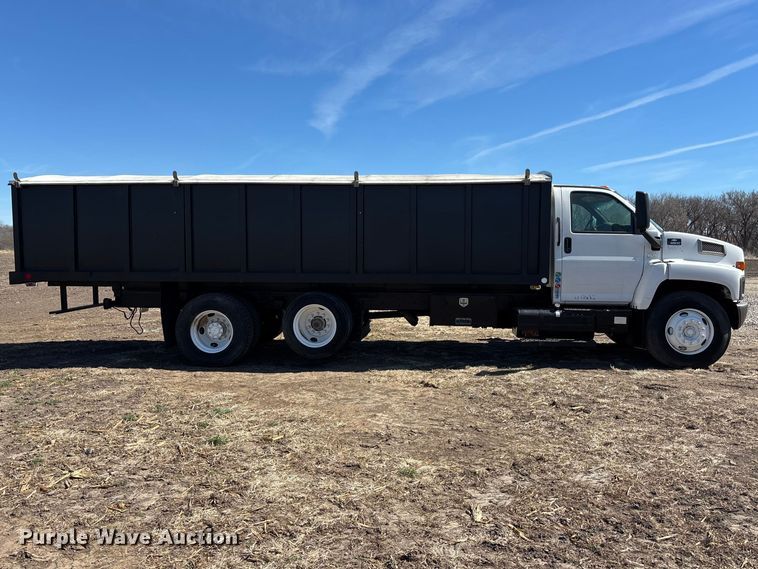 image for item EA4568 2004 Chevrolet C8500 grain truck