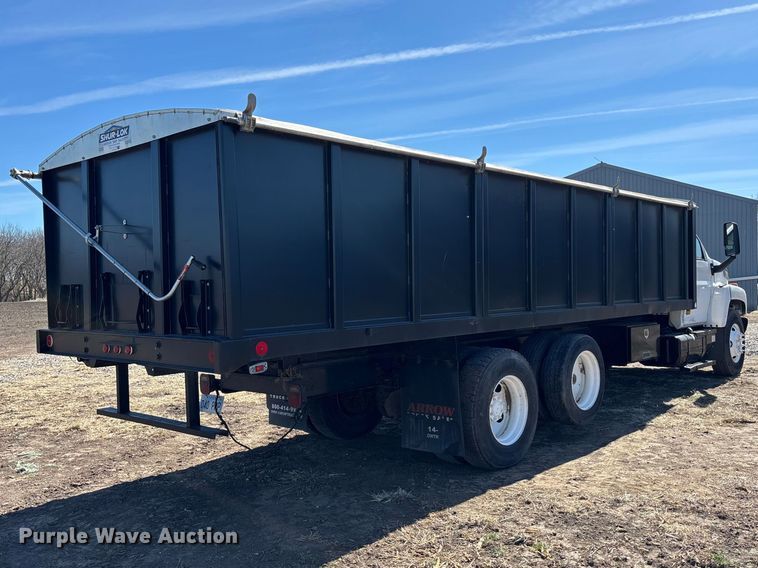 image for item EA4568 2004 Chevrolet C8500 grain truck