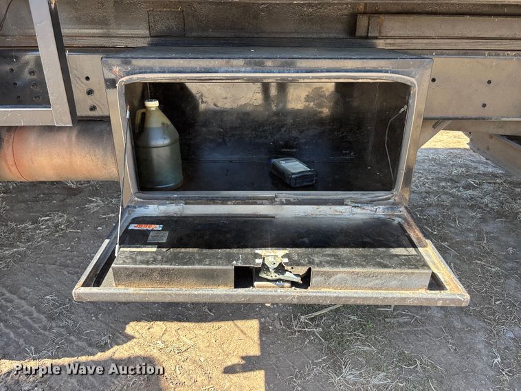 image for item EA4568 2004 Chevrolet C8500 grain truck