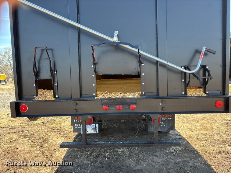 image for item EA4568 2004 Chevrolet C8500 grain truck