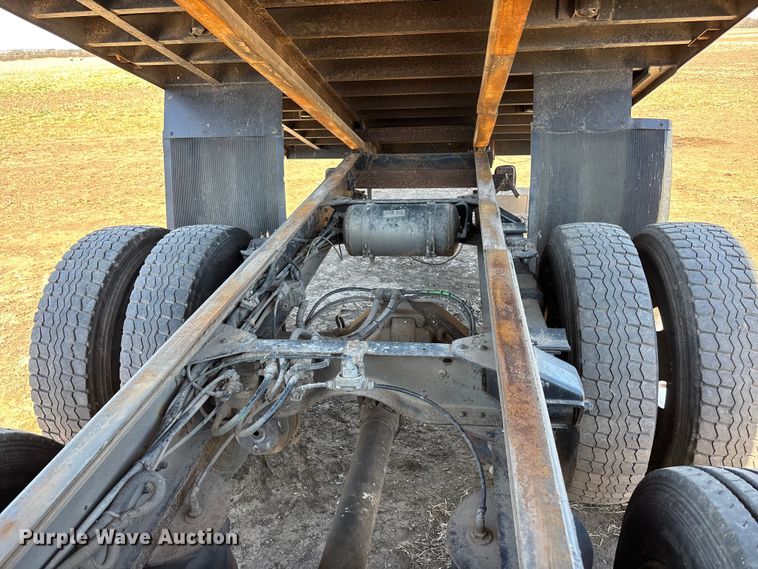 image for item EA4568 2004 Chevrolet C8500 grain truck