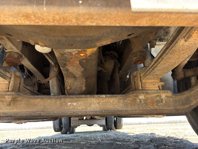 image for item EA4568 2004 Chevrolet C8500 grain truck