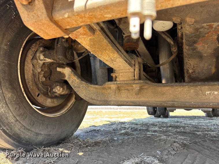 image for item EA4568 2004 Chevrolet C8500 grain truck