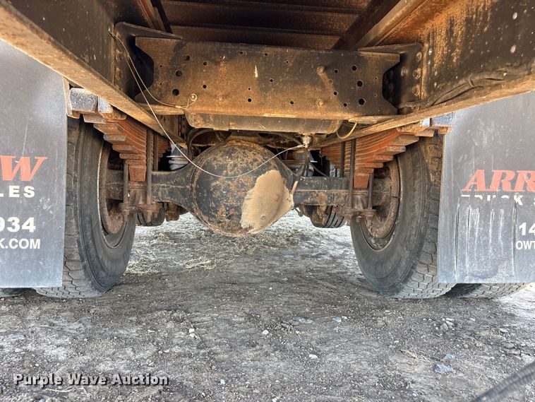 image for item EA4568 2004 Chevrolet C8500 grain truck