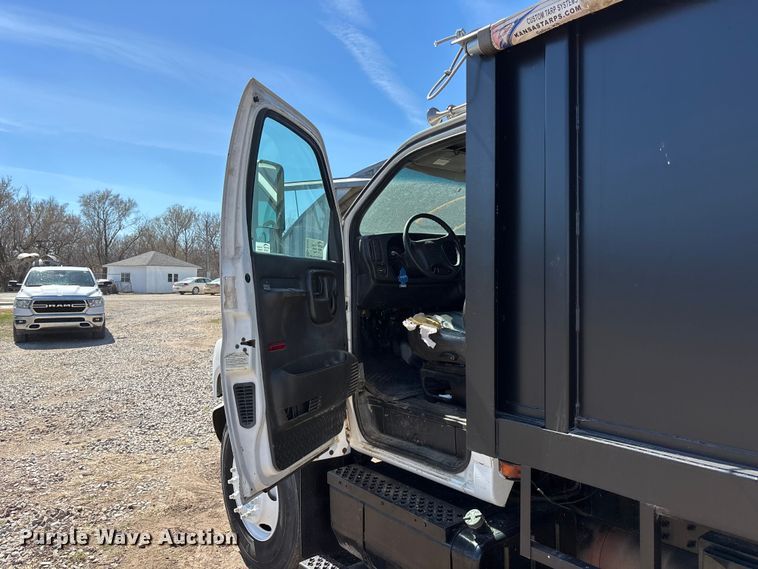 image for item EA4568 2004 Chevrolet C8500 grain truck