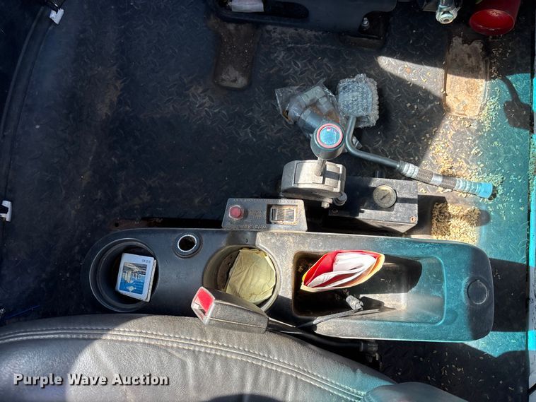 image for item EA4568 2004 Chevrolet C8500 grain truck