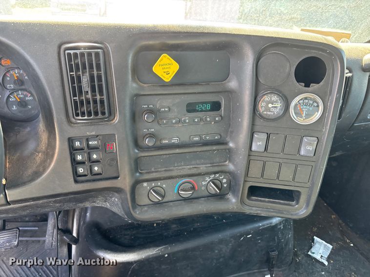 image for item EA4568 2004 Chevrolet C8500 grain truck