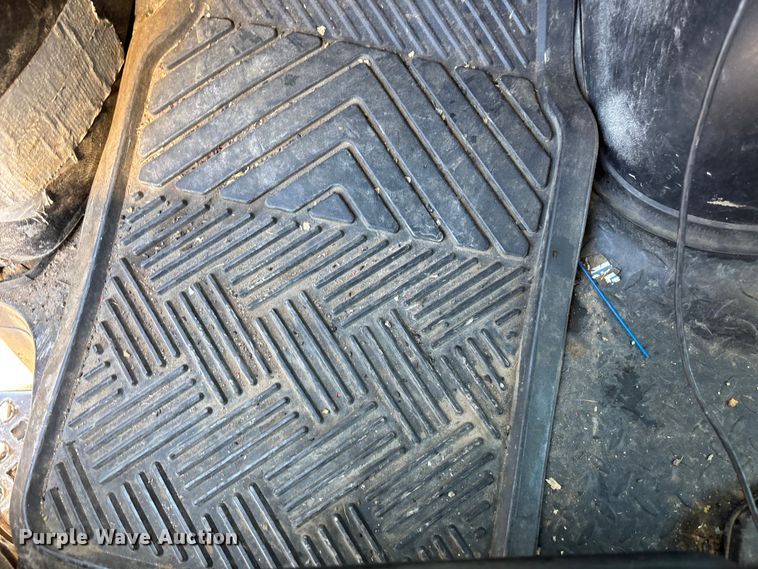 image for item EA4568 2004 Chevrolet C8500 grain truck