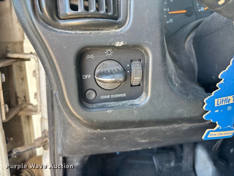 image for item EA4568 2004 Chevrolet C8500 grain truck