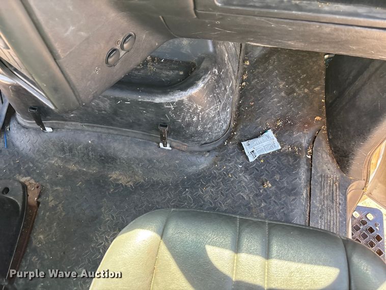 image for item EA4568 2004 Chevrolet C8500 grain truck