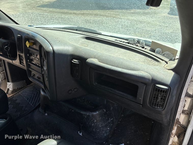 image for item EA4568 2004 Chevrolet C8500 grain truck