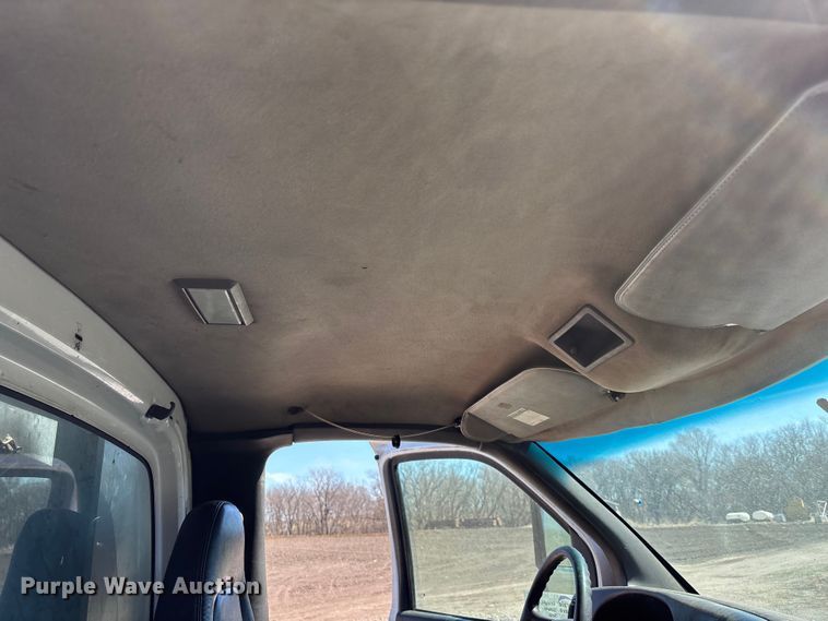 image for item EA4568 2004 Chevrolet C8500 grain truck