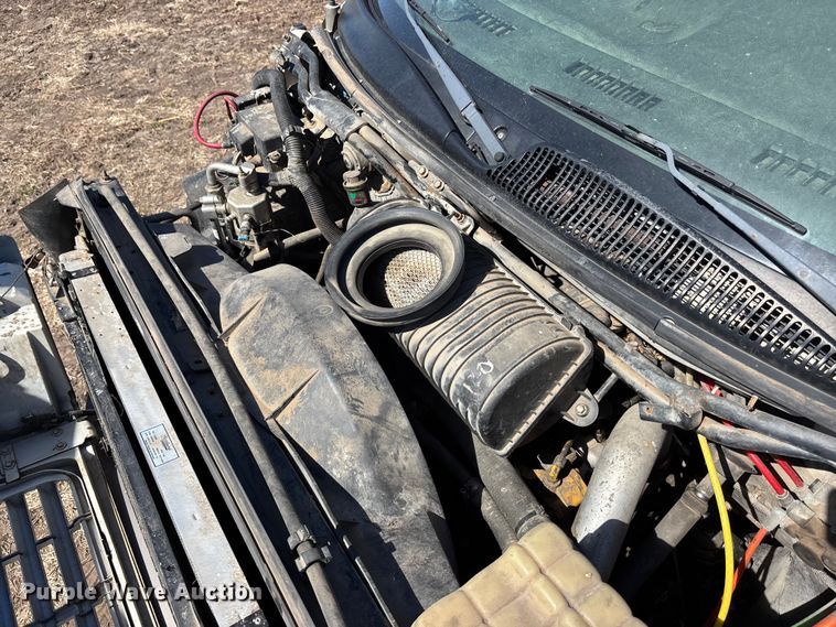 image for item EA4568 2004 Chevrolet C8500 grain truck