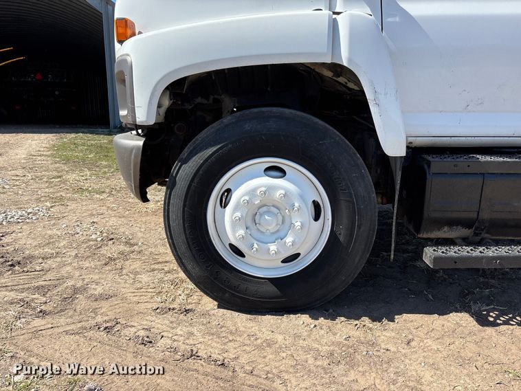 image for item EA4568 2004 Chevrolet C8500 grain truck