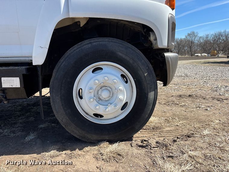 image for item EA4568 2004 Chevrolet C8500 grain truck