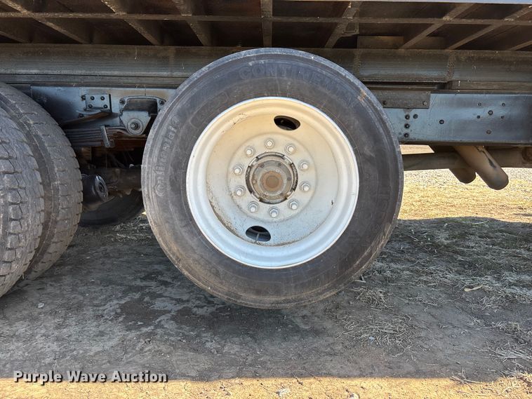 image for item EA4568 2004 Chevrolet C8500 grain truck