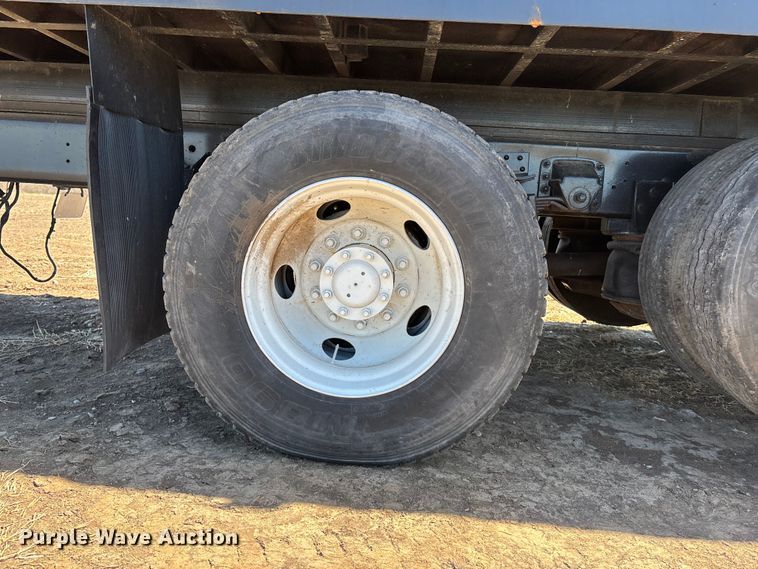 image for item EA4568 2004 Chevrolet C8500 grain truck