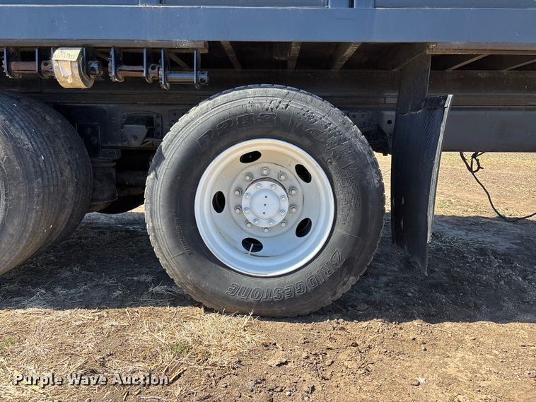 image for item EA4568 2004 Chevrolet C8500 grain truck