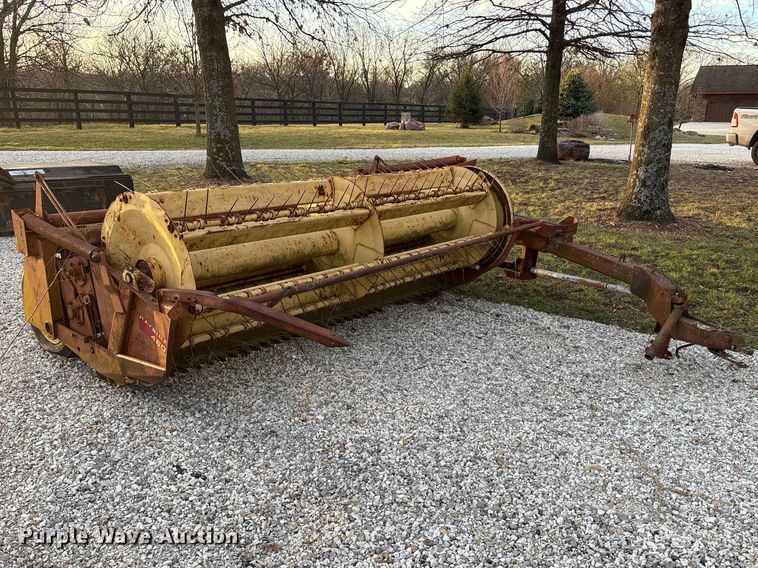 image for item EA4570 New Holland 460 swather / windrower