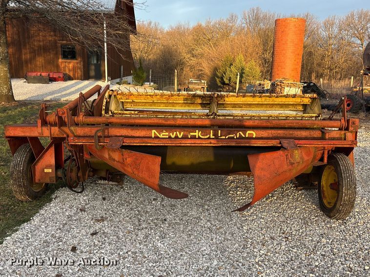 image for item EA4570 New Holland 460 swather / windrower