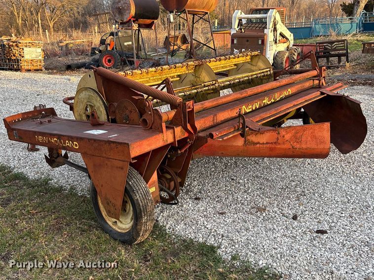 image for item EA4570 New Holland 460 swather / windrower