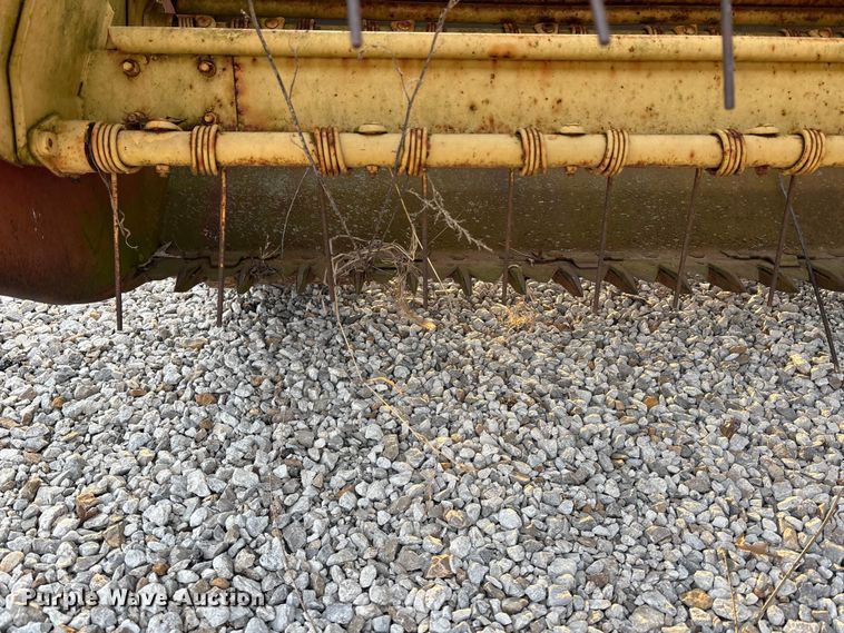 image for item EA4570 New Holland 460 swather / windrower