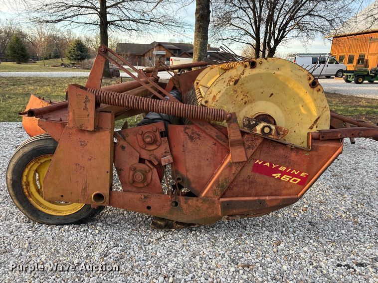 image for item EA4570 New Holland 460 swather / windrower