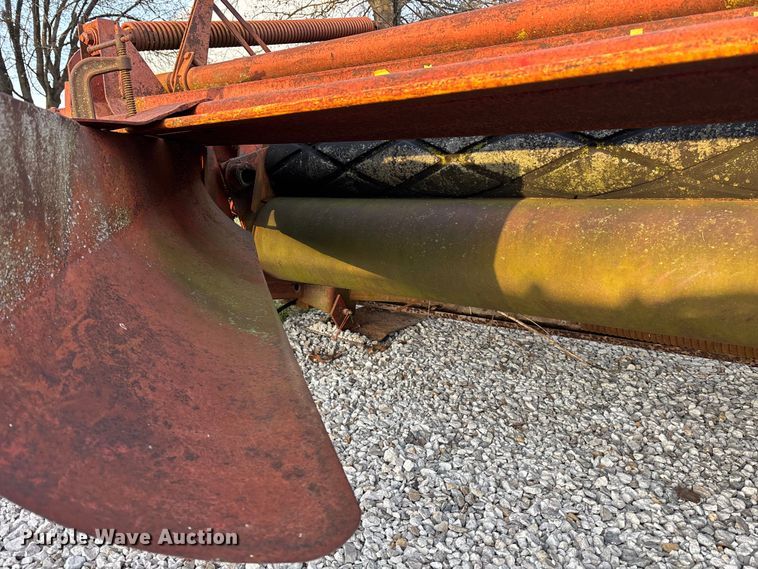 image for item EA4570 New Holland 460 swather / windrower