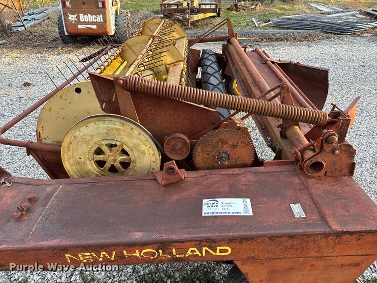 image for item EA4570 New Holland 460 swather / windrower