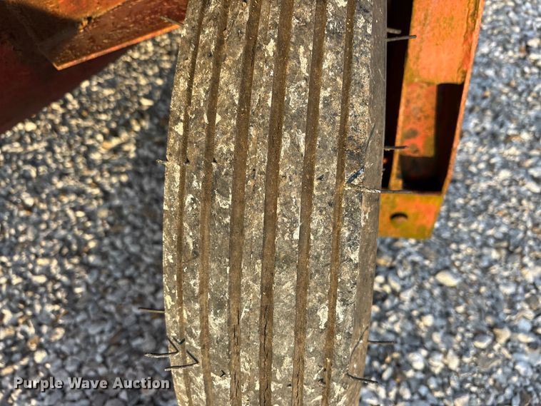 image for item EA4570 New Holland 460 swather / windrower