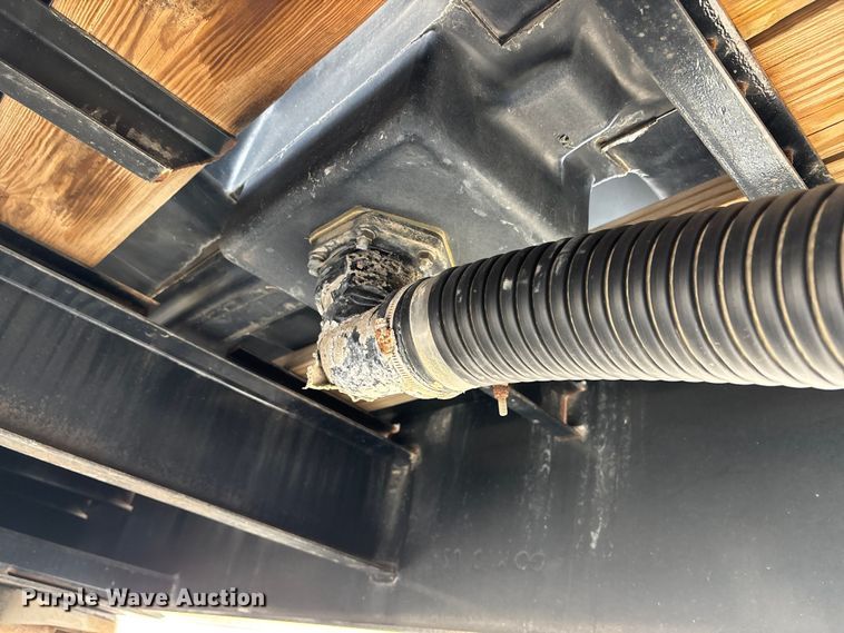 image for item EA4579 2013 B-B drop deck equipment trailer