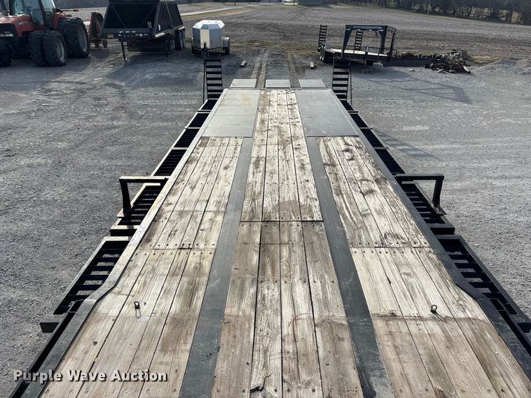 image for item EA4579 2013 B-B drop deck equipment trailer