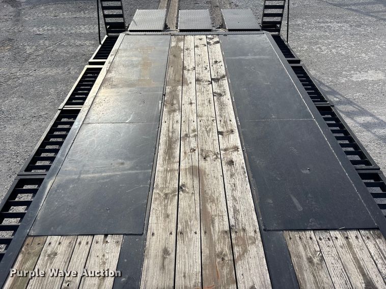 image for item EA4579 2013 B-B drop deck equipment trailer